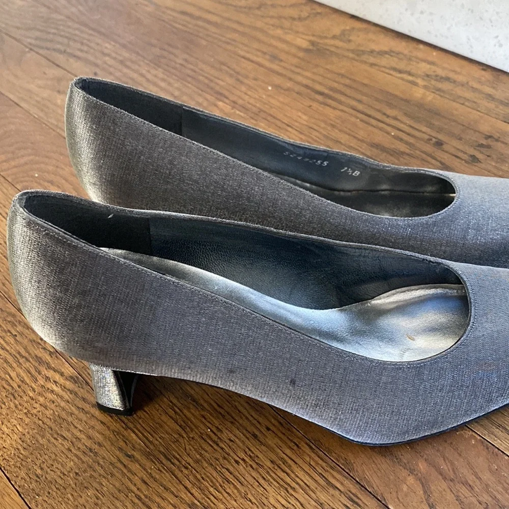 🖤Vtg Stuart Weitzman silver‎ block heel
